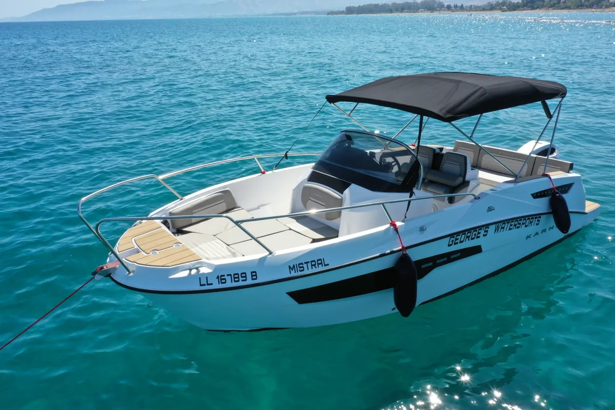 Mistral – speedboat for hire in Latchi