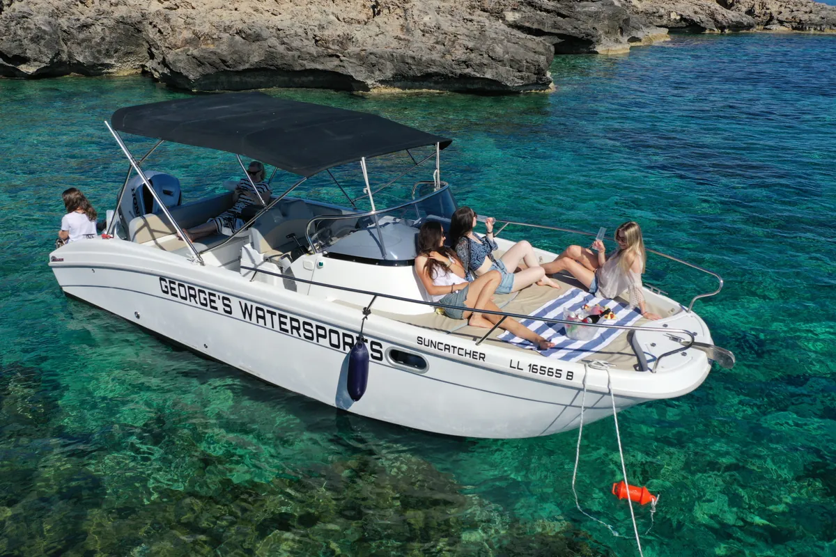 Suncatcher – cabin cruiser for hire in Latchi